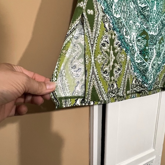 Susan Graver Liquid Knit printed tunic.  Shades of green with white throughout. - Picture 11 of 12